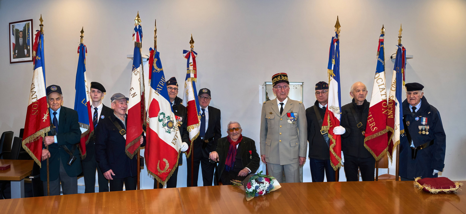 Remise de la Légion d'Honneur à Eugène Génévillier